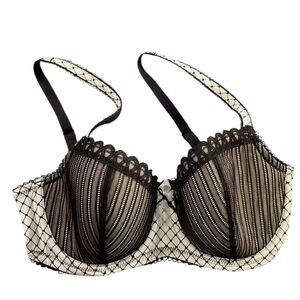 Chic Black and White Mesh Bra 32 DDD